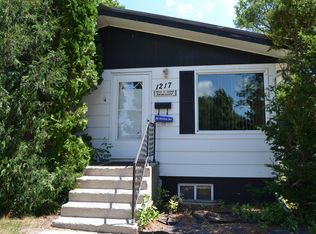 1217 6th Ave SE, Jamestown, ND 58401