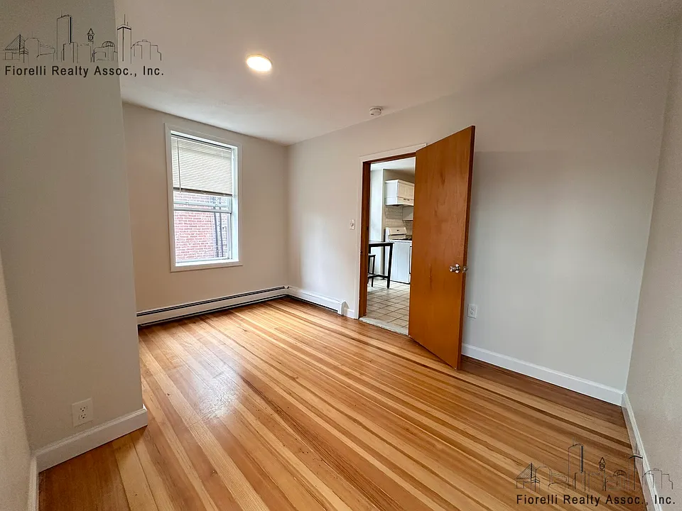 39 Charter St #5