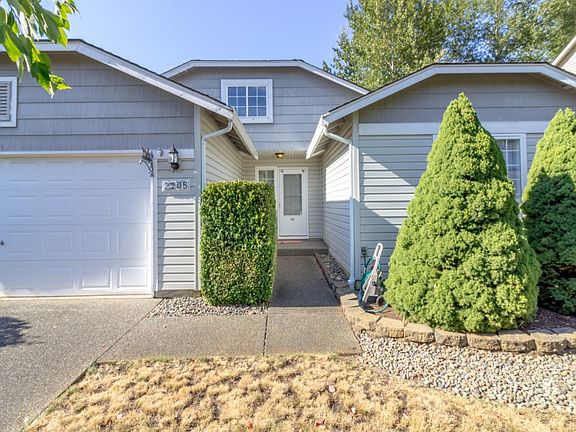 3rd image of 2205 27th St SE