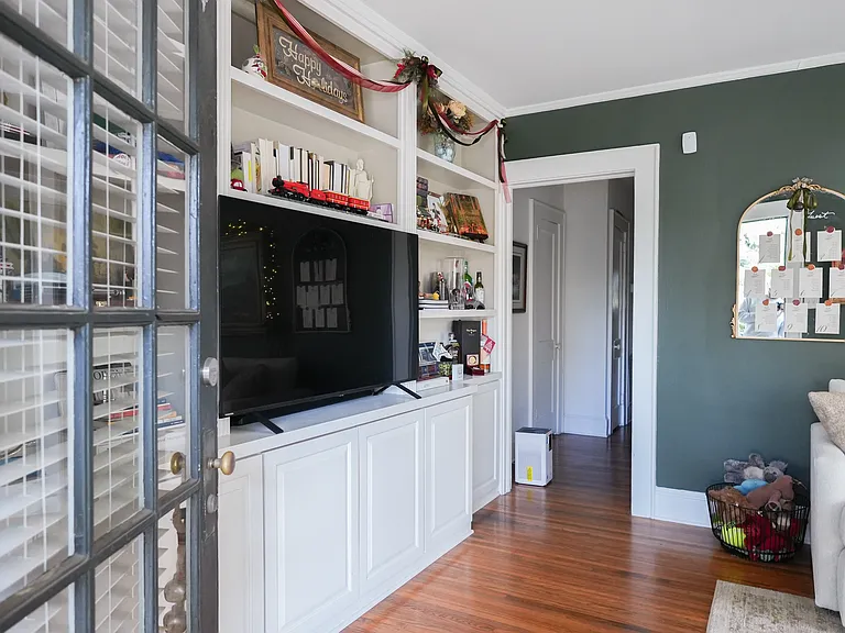 118 N Laurel Ave #2 — Photo 5