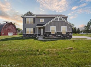 7057 Primrose Ln, Grand Blanc, MI 48439