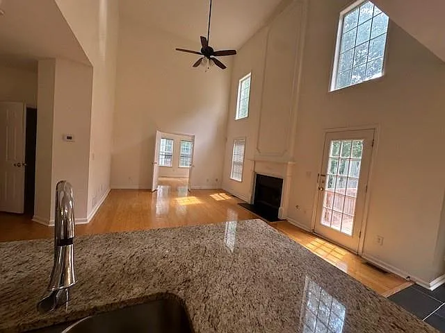145 Glenside Ln — Photo 4