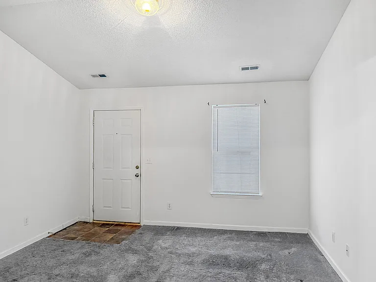 109 Holly Mountain Rd — Photo 4
