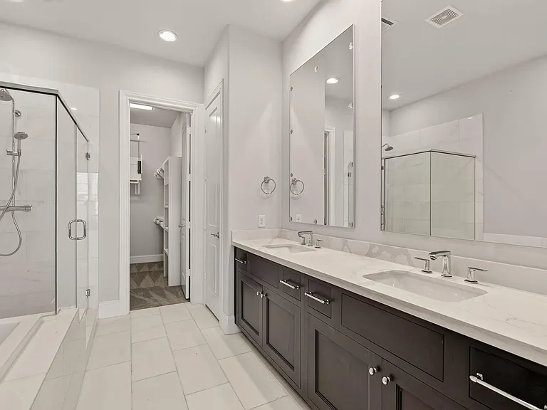 8711 Oak Kolbe Ln — Photo 34