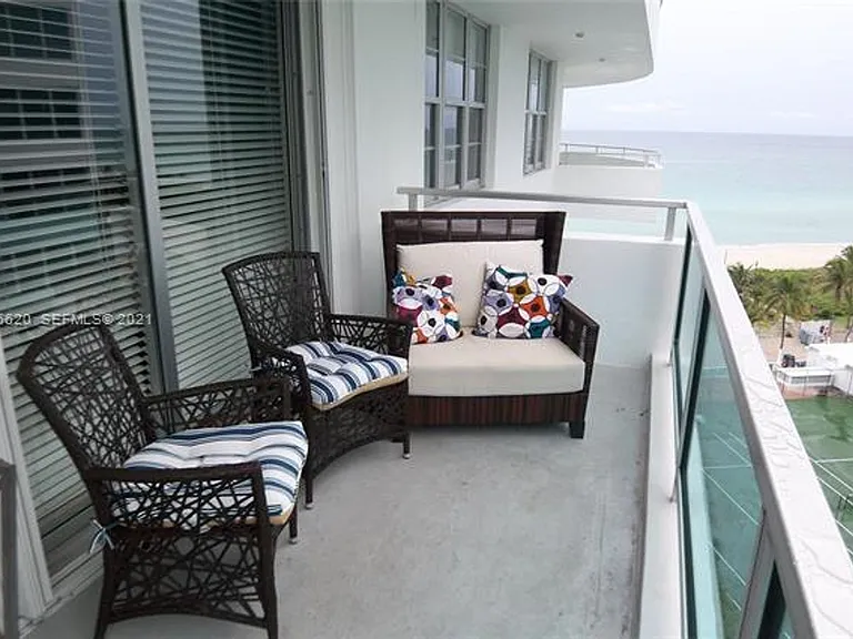 5151 Collins Ave #1030 — Photo 1