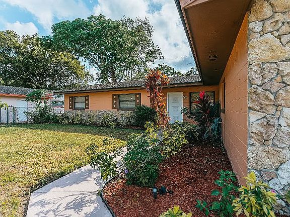 2nd image of 2643 Clear Cove Ln