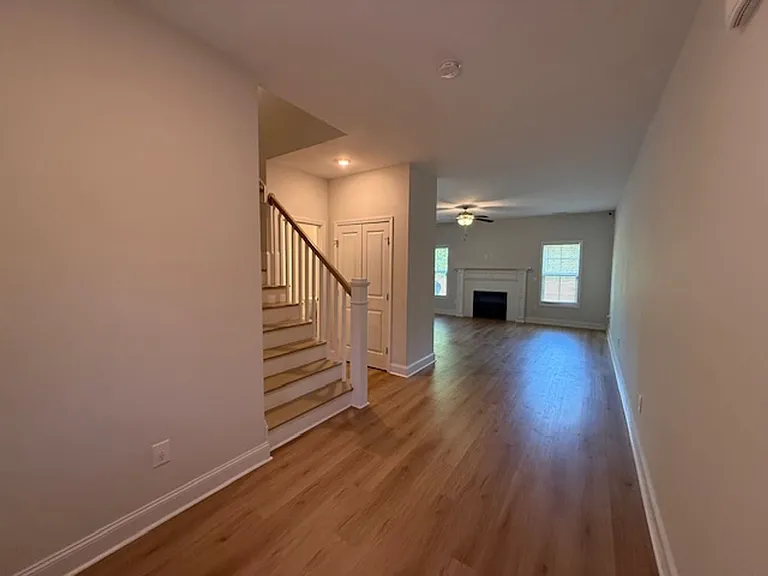 400 Bulrush Ct — Photo 5