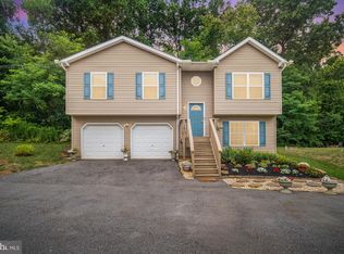1115 Twin Lakes Rd, Lewisberry, PA 17339