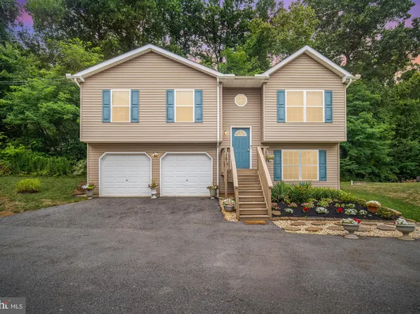 1115 Twin Lakes Rd, Lewisberry, PA 17339