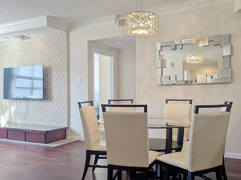 6611 W Sam Houston Pkwy S #2G — Photo 2