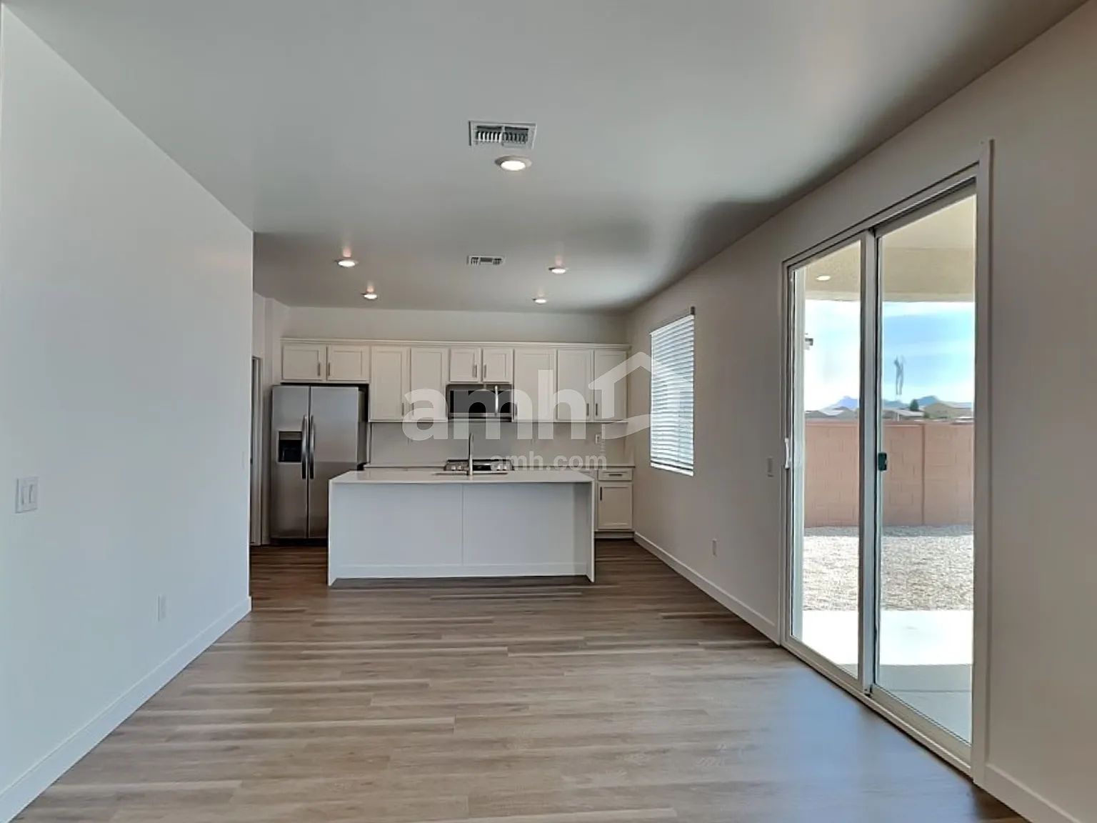 4 bed, 2.5 bath, 2240 sqft, $2,300 — Photo 4