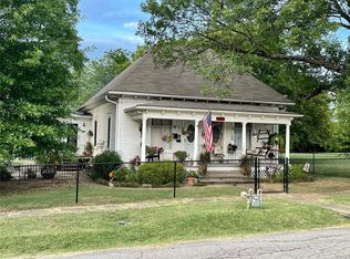 211 E 17th St, Mounds, OK 74047