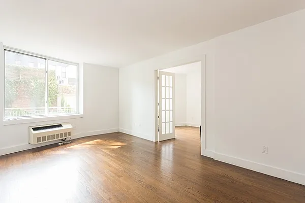 Rented by MNS | media 18