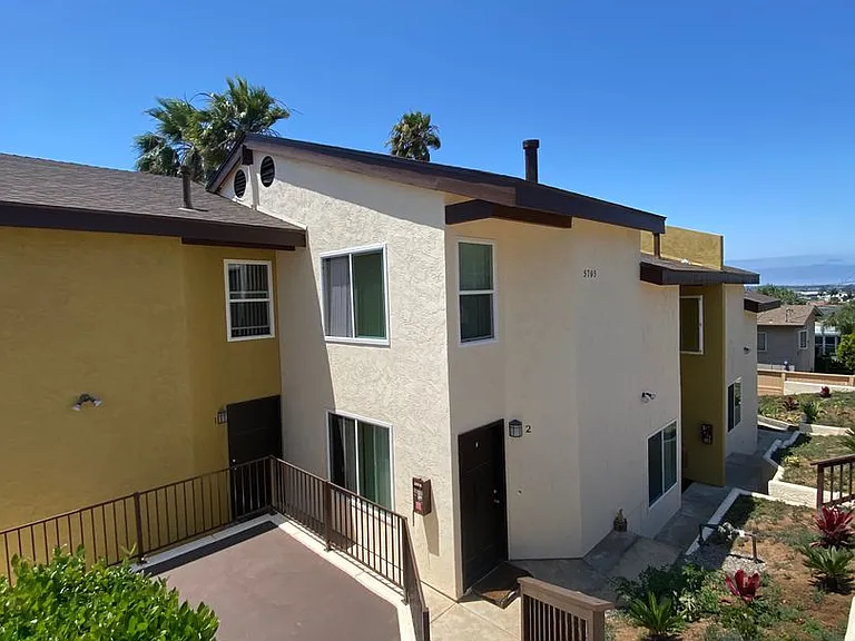 5765 Lauretta St — Photo 14