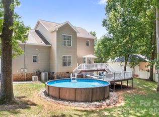142 Valley Glen Dr, Troutman, NC 28166