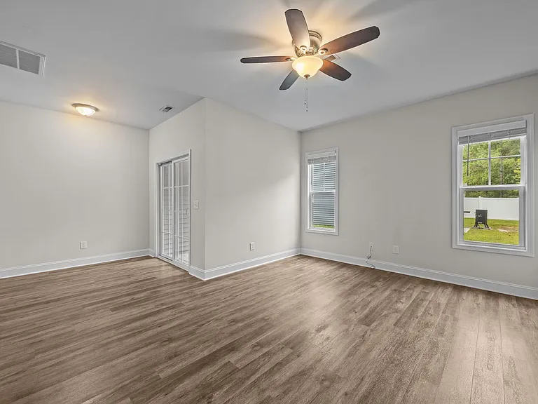 211 N Stingray Ln — Photo 3