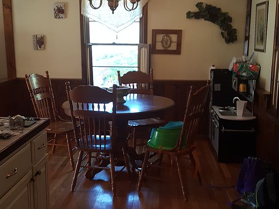 4th image of 28546 Hille Dr