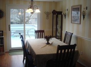 5661 Pheasant Hollow Dr, Toledo, OH 43615