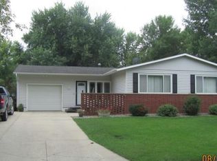 405 2nd St SW, Blooming Prairie, MN 55917