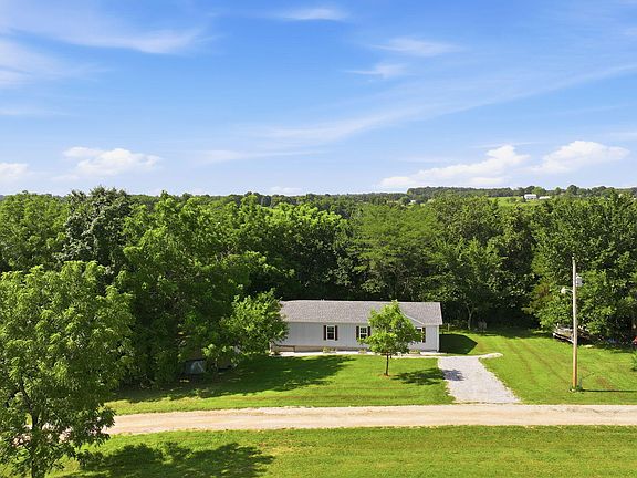 5th image of 212 Primrose Lane