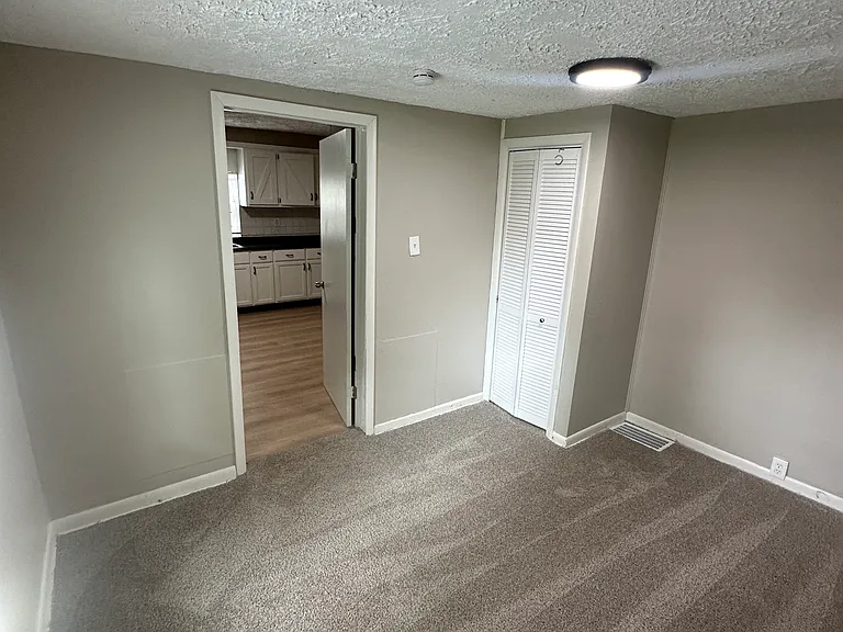 206 W Holden Ave — Photo 7
