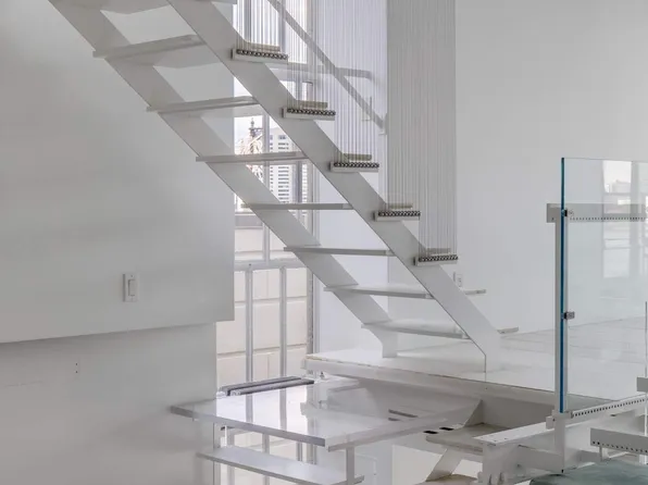 23 Beekman Place image 18 of 25