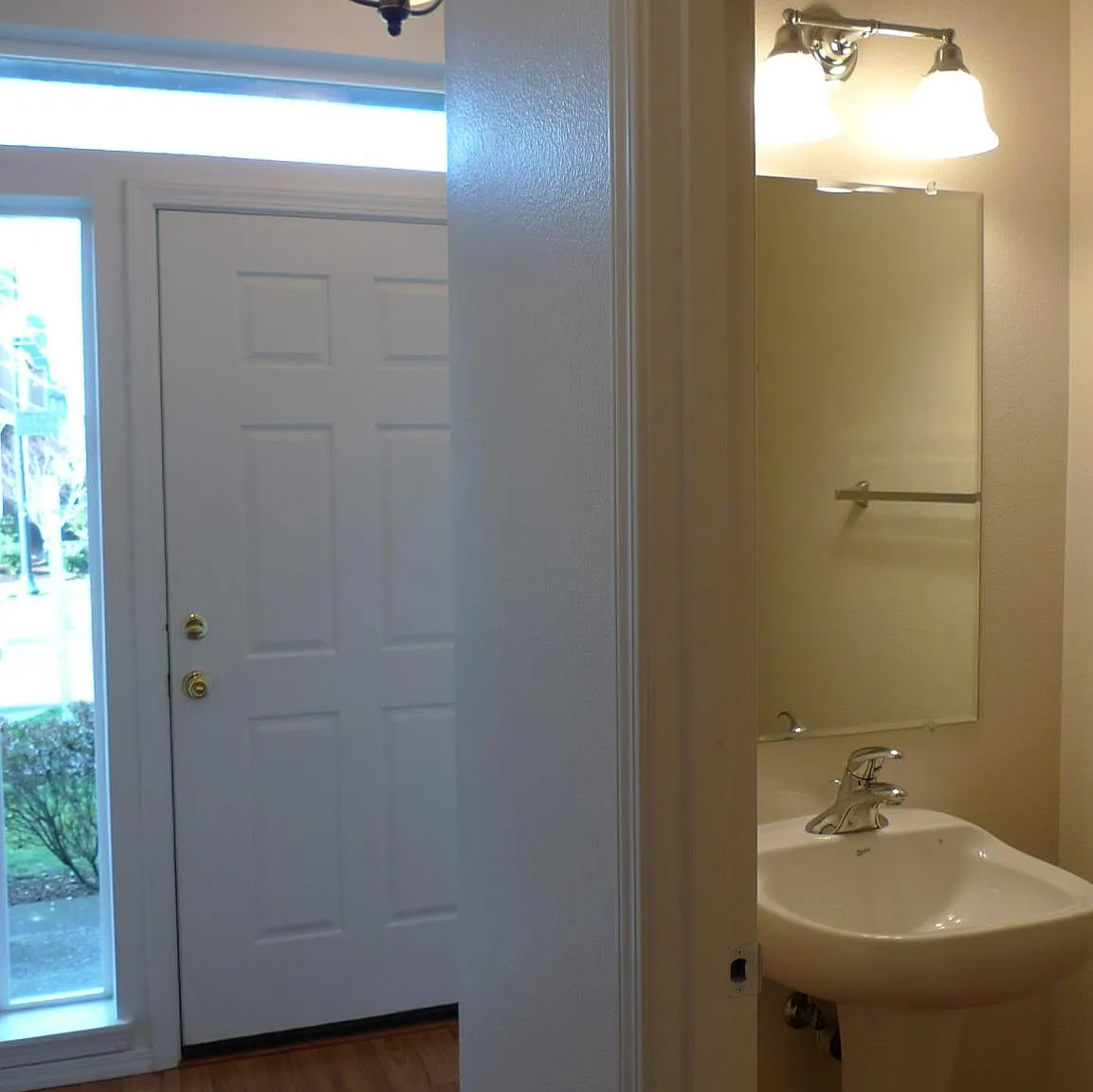3 bed, 2.5 bath, 1500 sqft, $2,595 — Photo 2