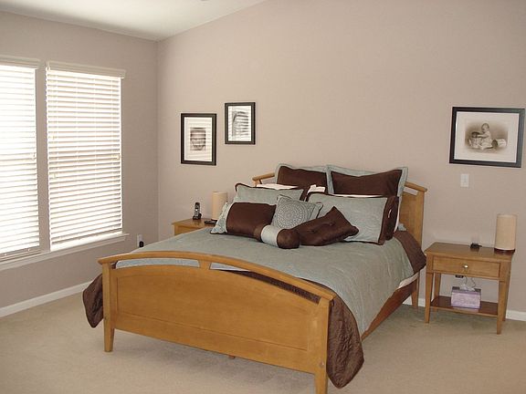 5th image of 48616 Bay Harbor Dr