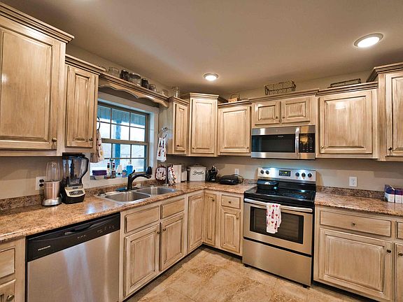 5th image of 108 Beechwood Dr