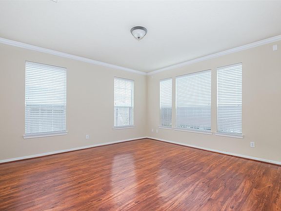 4th image of 26114 Sandersgate Ln