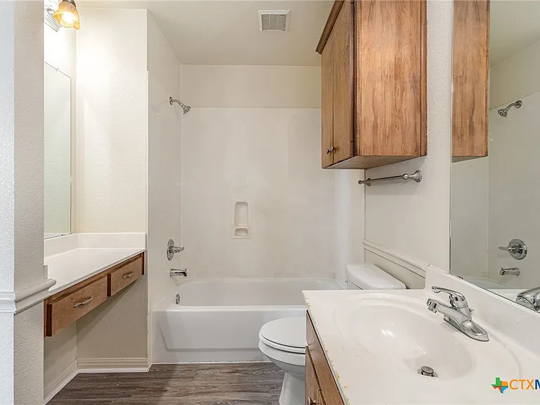 2215 Dry Creek Dr — Photo 13