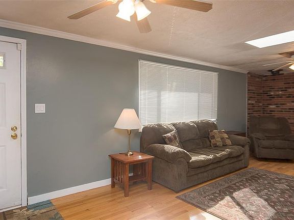 3rd image of 117 Merman Dr