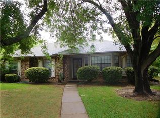 1041 Eagle Ct, Desoto, TX