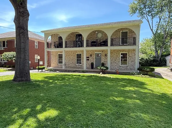 5240-5242 Old Oxford Ln, Youngstown, OH 44512