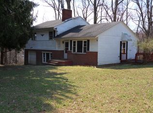 39 Whipkey Ln, Morgantown, WV 26508