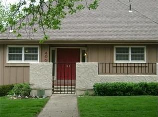 400 Woodbridge Ln, Kansas City, MO 64145