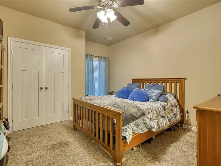3114 Claremont Dr — Photo 16