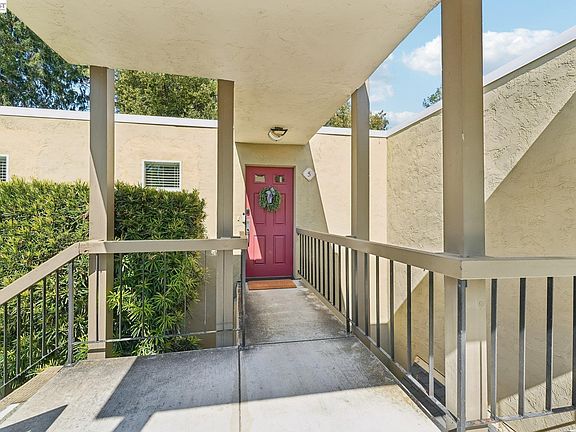 3rd image of 651 Moraga Rd APT 5
