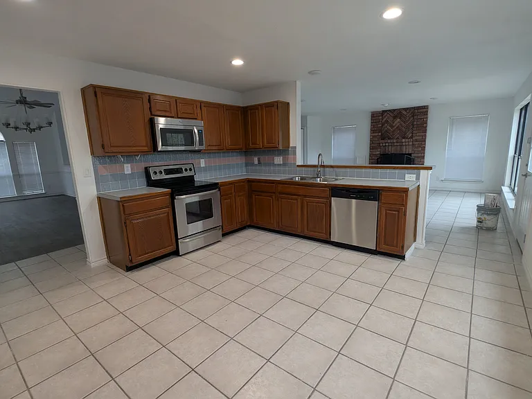 9202 Proclamation Dr — Photo 9