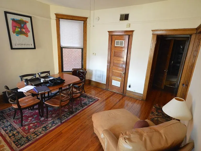638 W Drummond Pl #2F — Photo 2