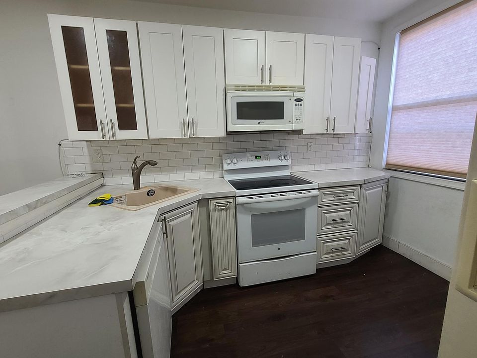 1st image of 4162 N Marshall St #1