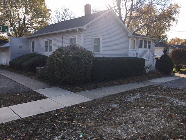 1st image of 195 E 2nd St