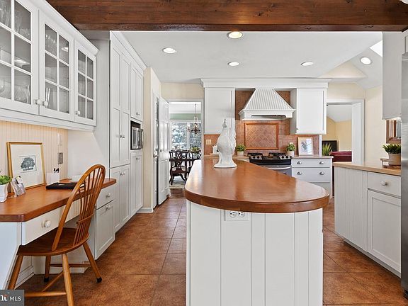 4th image of 684 Wetherby Ln