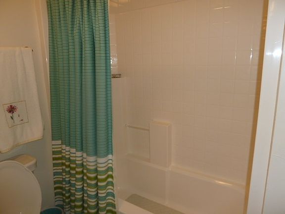 4th image of 630 W Park Dr