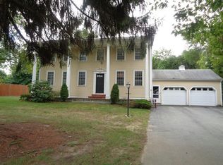 8 Skyline Dr, Billerica, MA 01821