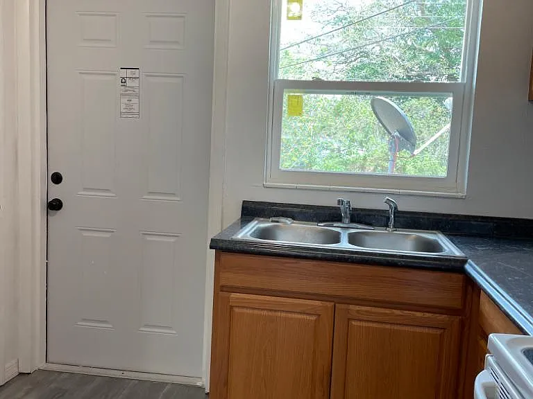 1522 Penny Ave — Photo 9