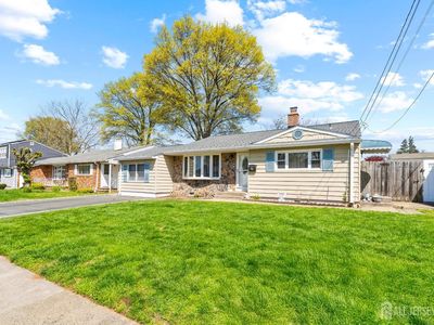 69 Claridge Pl, Colonia, NJ, 07067