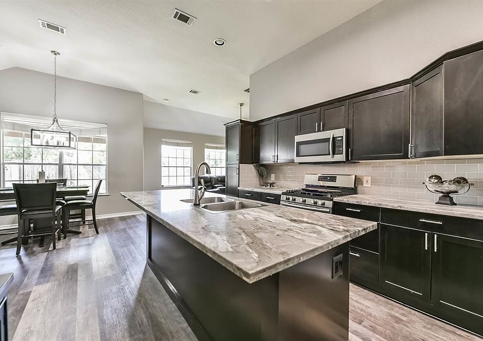 1st image of 3411 Hickory Creek Dr