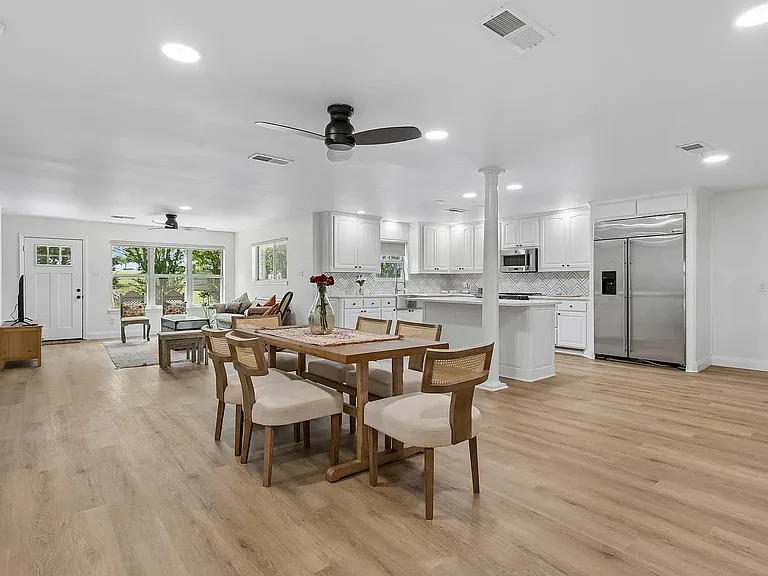 1212 W Murphy Rd — Photo 13