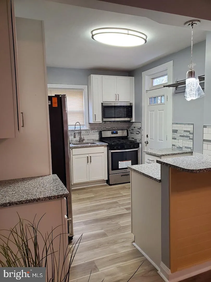 3 bed, 2.5 bath, 1224 sqft, $2,250 — Photo 4